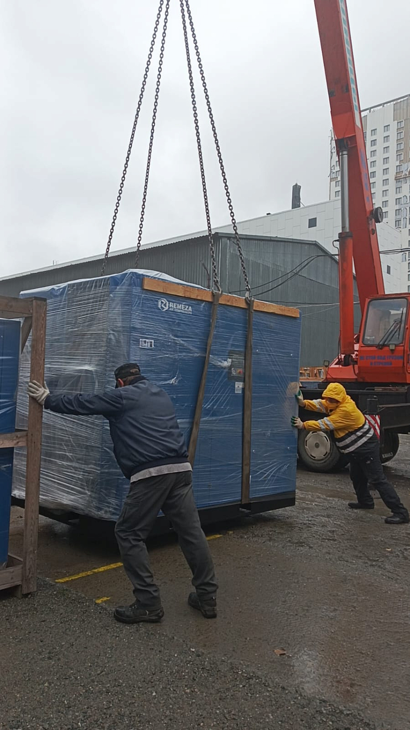 Отгрузка винтового компрессора Remeza ВК220-8 ВС в г. Москва