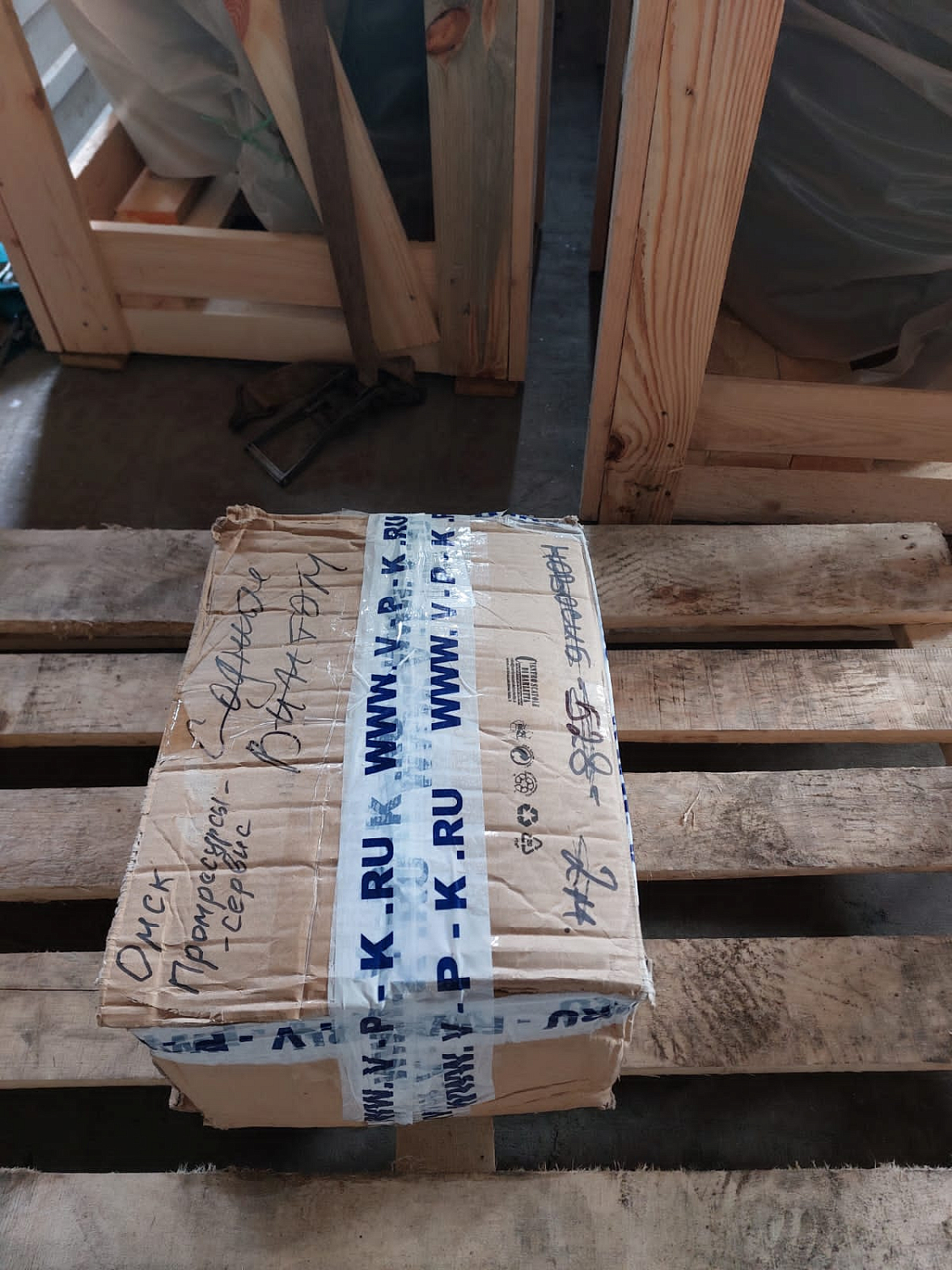 Отгрузка поршневого компрессора REMEZA СБ4/Ф-500.LT100, ресиверов и запчастей в г. Новосибирск