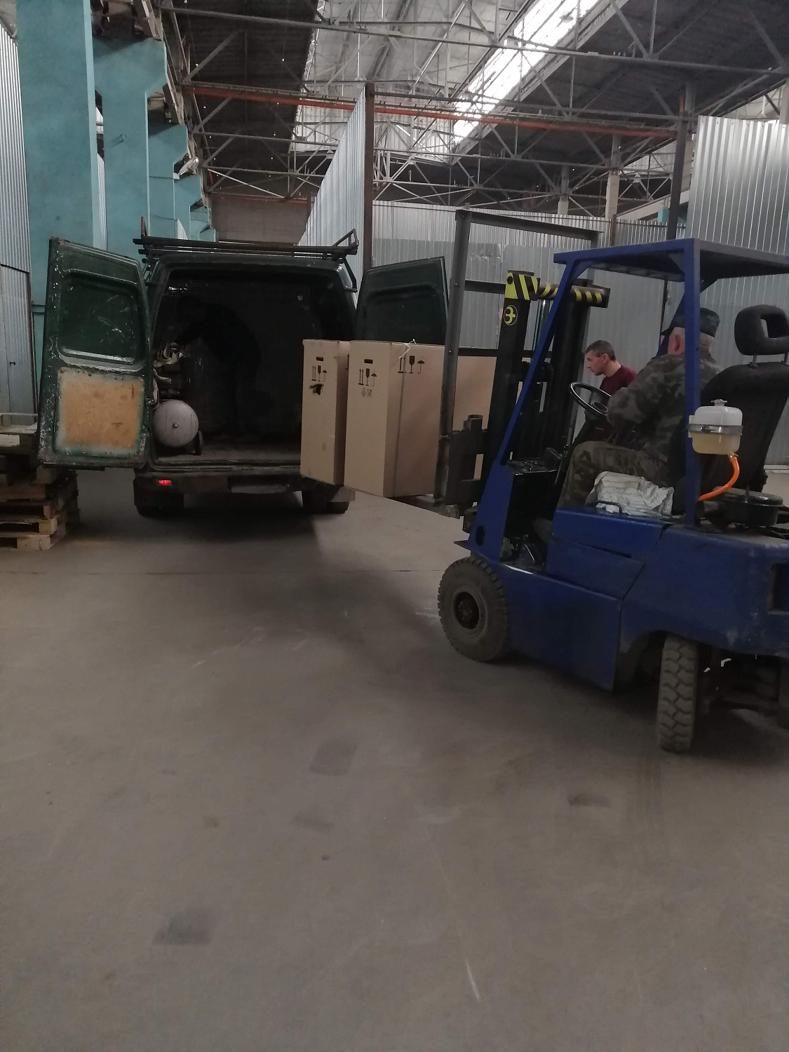 Отгрузка компрессора LB30A на ресивере 100 литров