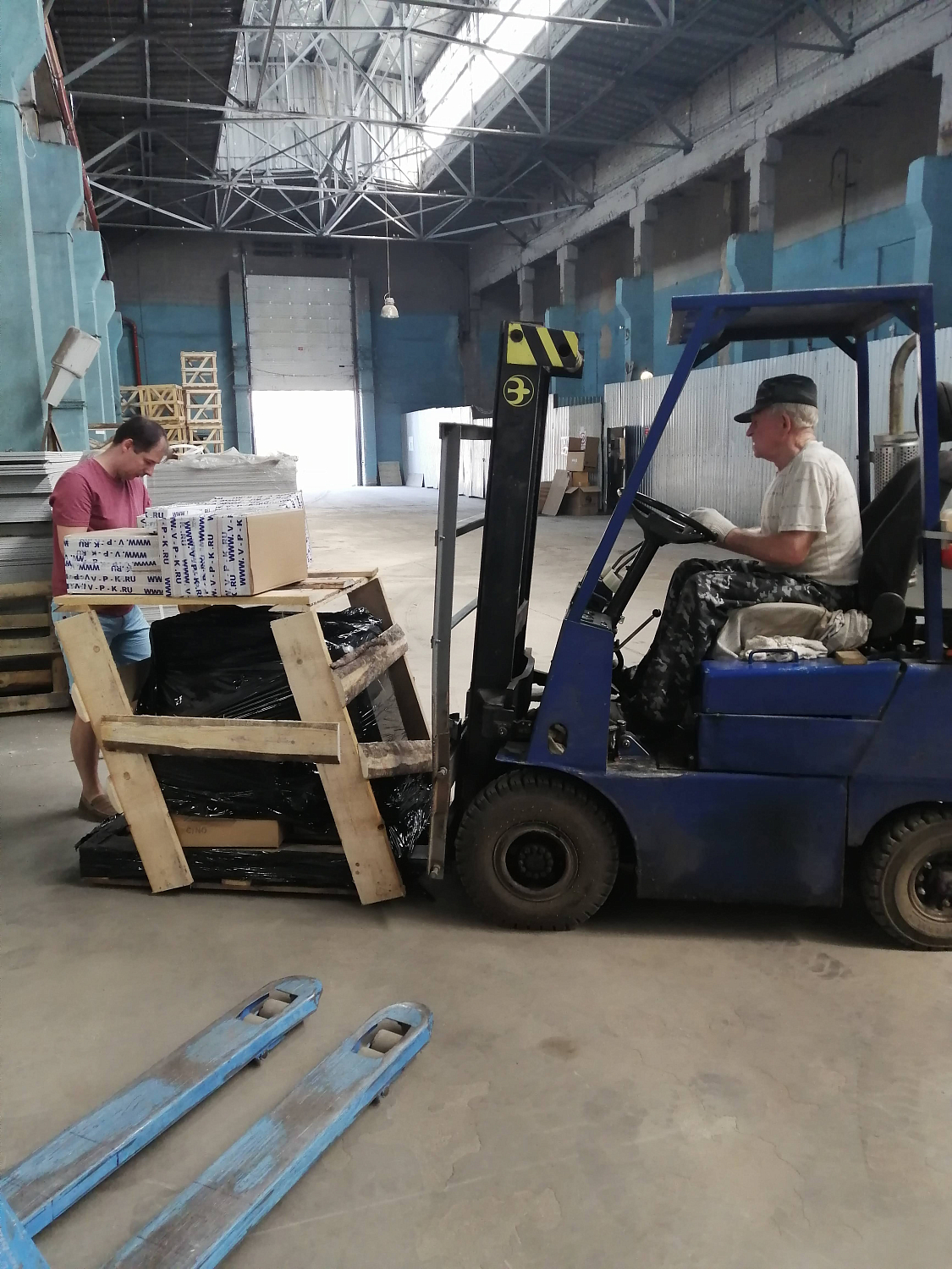 Пополнение склада в Воронеже компрессорами и запчастями