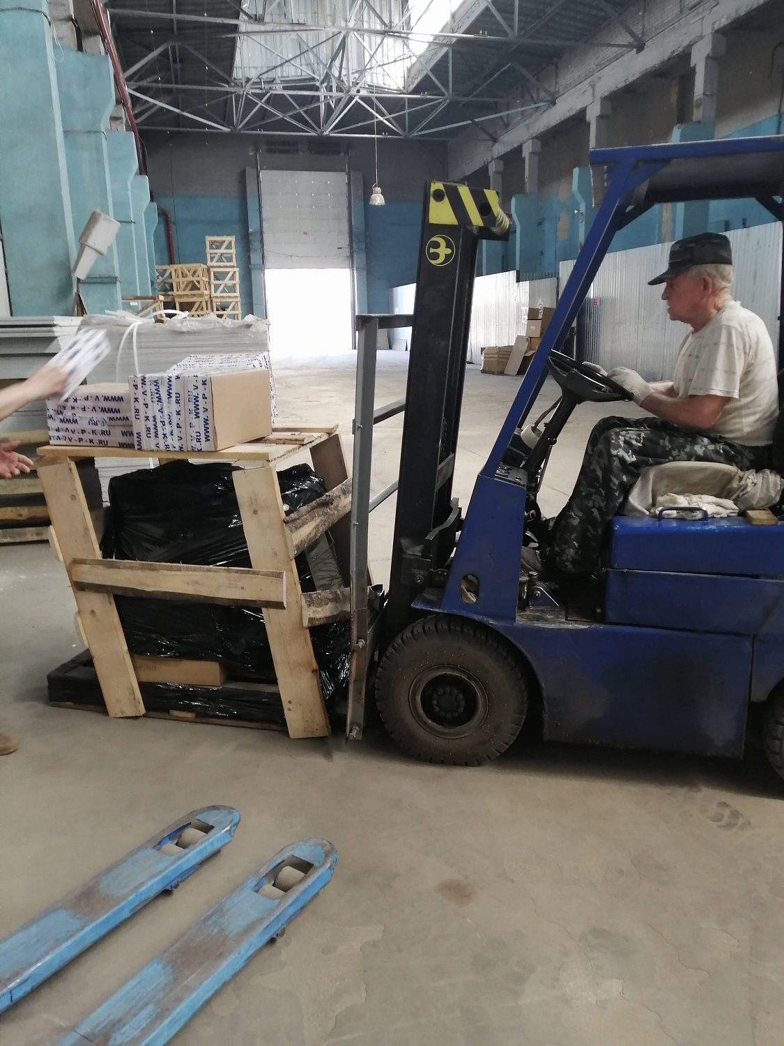 Пополнение склада в Воронеже компрессорами и запчастями