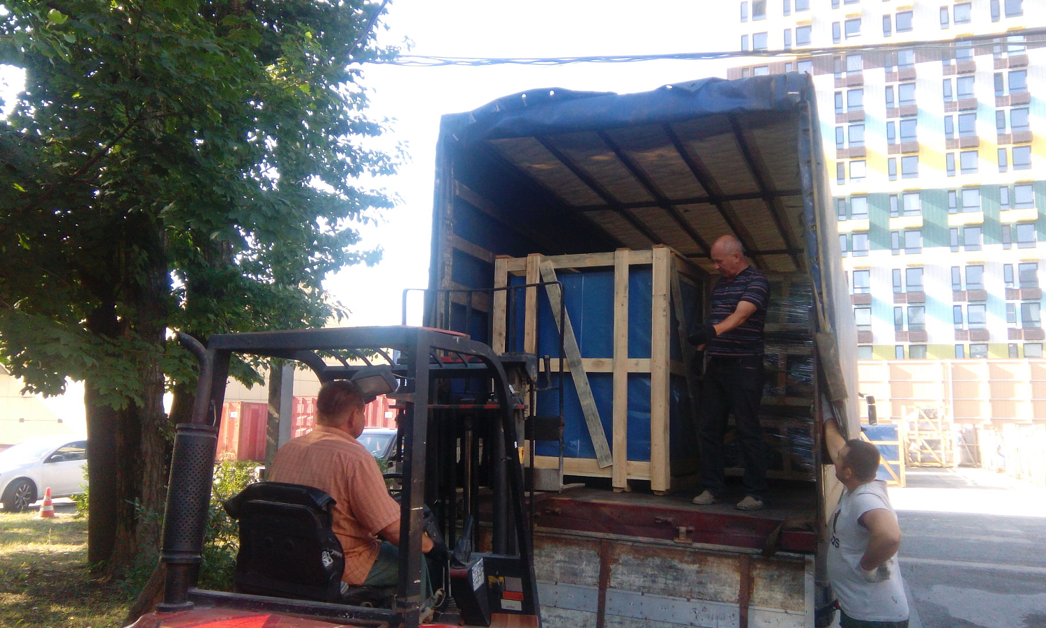 Поступление компрессоров и компрессорных головок Remeza на склад в Москву