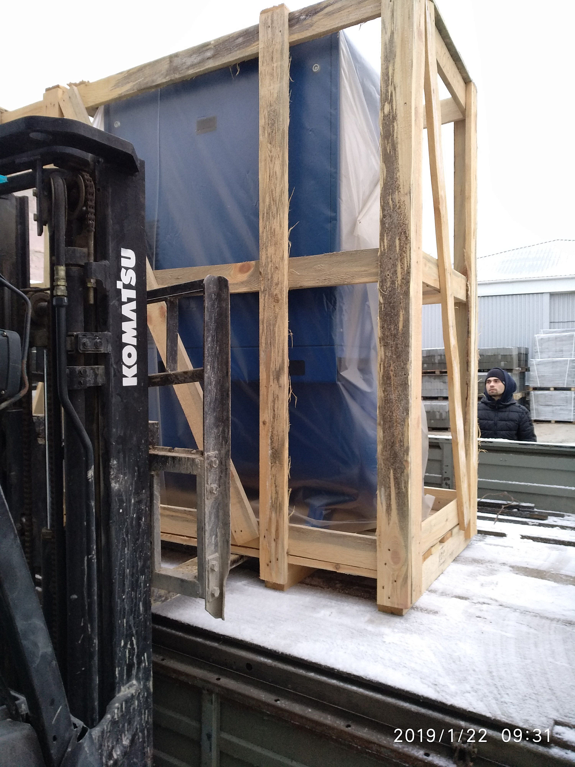 Отгрузка винтового компрессора в Крыму